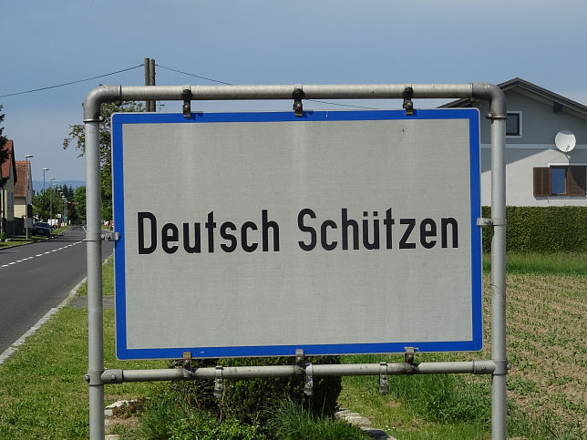Deutsch Schtzen, Ortstafel
