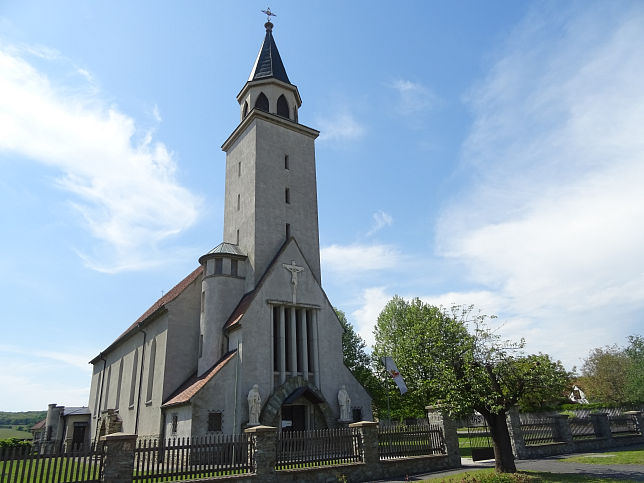 Deutsch Schtzen, Pfarrkirche Mari Namen