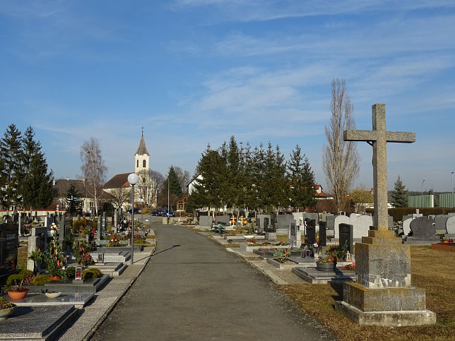 Eltendorf, Friedhof und Friedhofskreuz